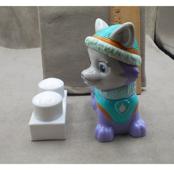 Ionix Jr. Paw Patrol Everest (Husky) Replacement Figure - Picture 6 of 8
